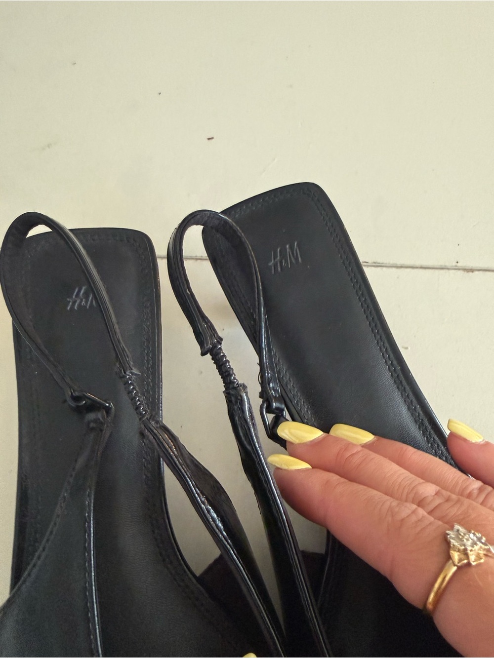H&M Black Pointed Toe Slingback Kitten Heels Minimalist Classic Chic Sleek Basic - Picture 6 of 7